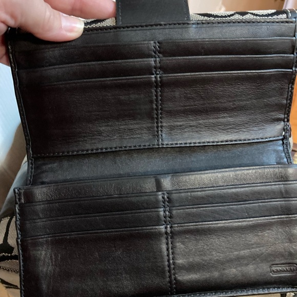 COACH signature stripe  No. 12429
SHOULDERBAG tote VNTG and wallet - Picture 15 of 16